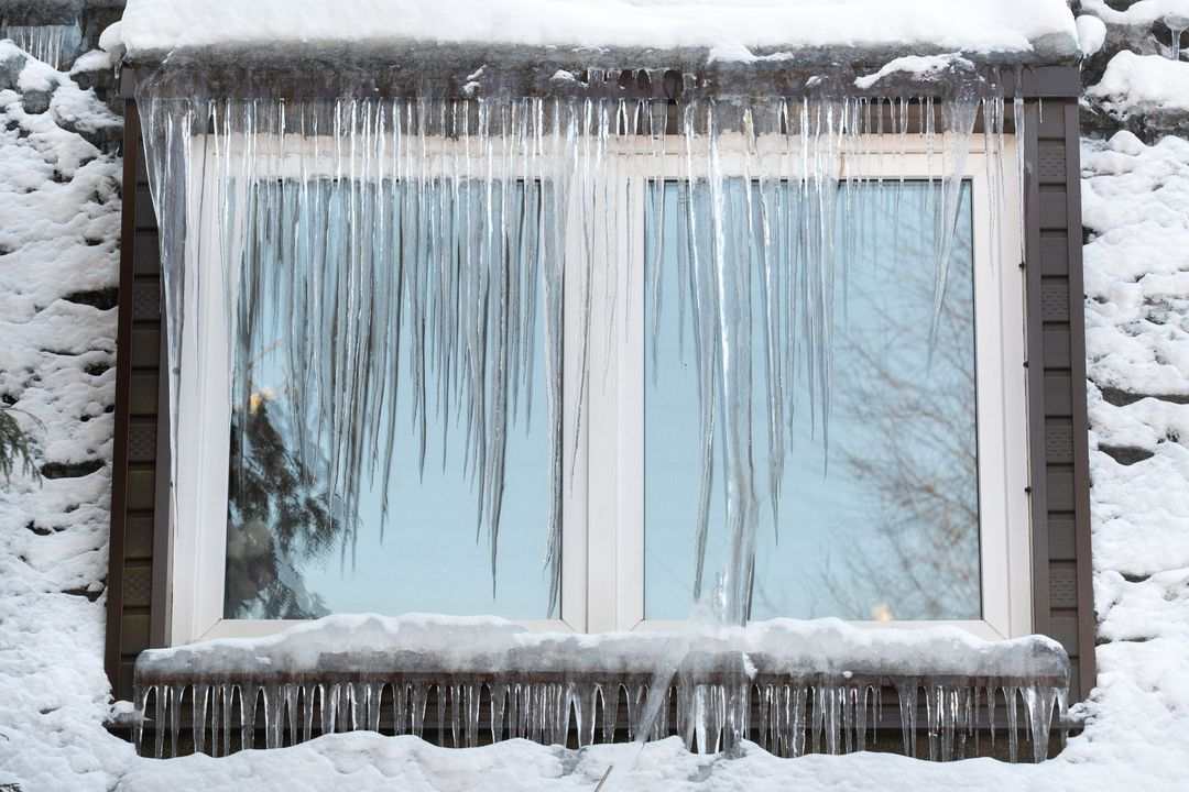Ice_Dam_Prevention_this_Winter_Younger_Exteriors_MN
