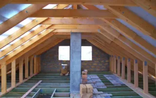 Insulating roofing space that has only beams in